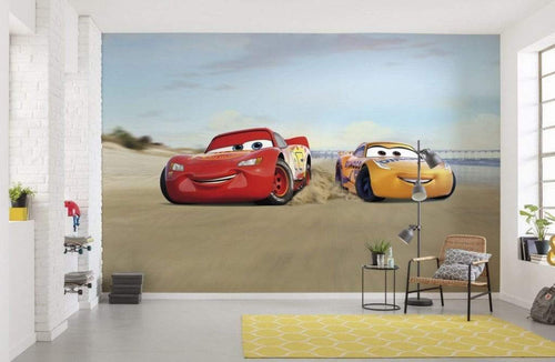 Komar Cars Beach Race Fotobehang 368x254cm 8 delig Sfeer | Yourdecoration.nl