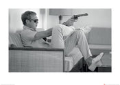 Kunstdruk Time Life Steve Mcqueen Takes Aim 70x50cm Pyramid PPR47058 | Yourdecoration.nl