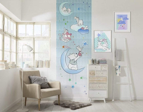 Komar Winnie Pooh Piglet and Stars Vlies Fotobehang 100x280cm 2 banen Sfeer | Yourdecoration.nl