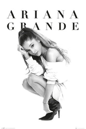 GBeye Ariana Grande Crouch Poster 61x91,5cm | Yourdecoration.nl