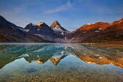 Wizard+Genius Magog Lake Canada Vlies Fotobehang 384x260cm 8 banen | Yourdecoration.nl