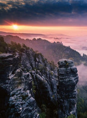 Wizard+Genius Sunrise On The Rocks Vlies Fotobehang 192x260cm 4 banen | Yourdecoration.nl