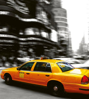 Dimex Taxi Fotobehang 225x250cm 3 banen | Yourdecoration.nl