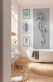 Komar Seahorse Vlies Fotobehang 100x250cm 1 baan Sfeer | Yourdecoration.nl